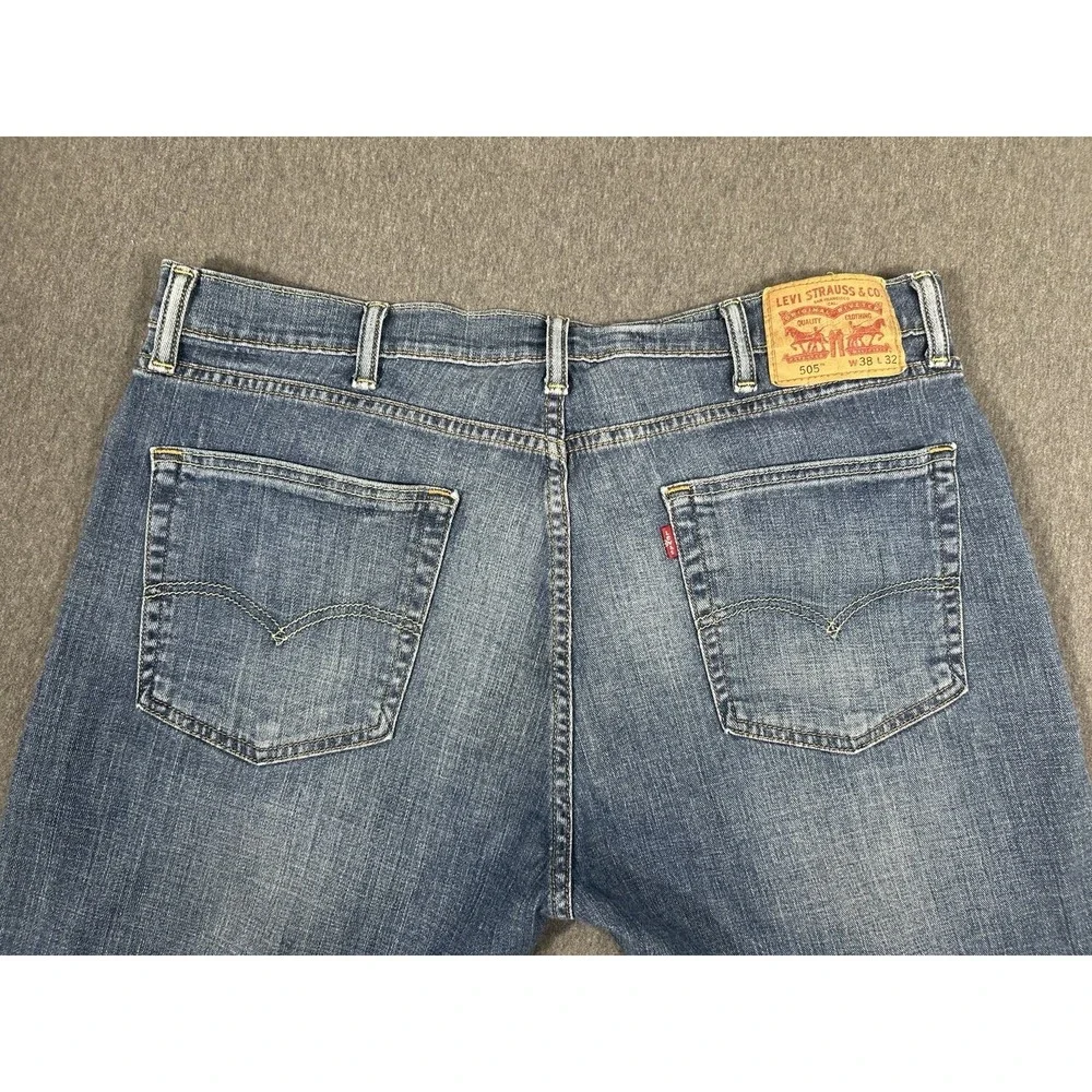 Levi's 505 Regular Fit Straight Leg Jeans 38x32 Medium Wash